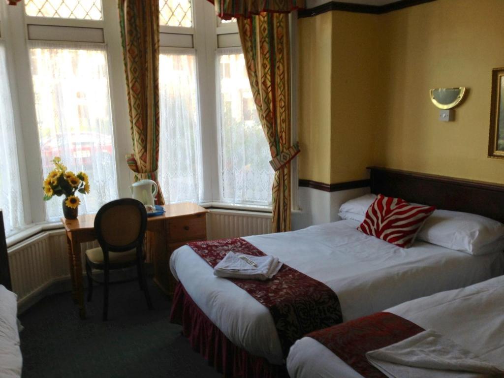 Penrhys Hotel Cardiff Eksteriør billede