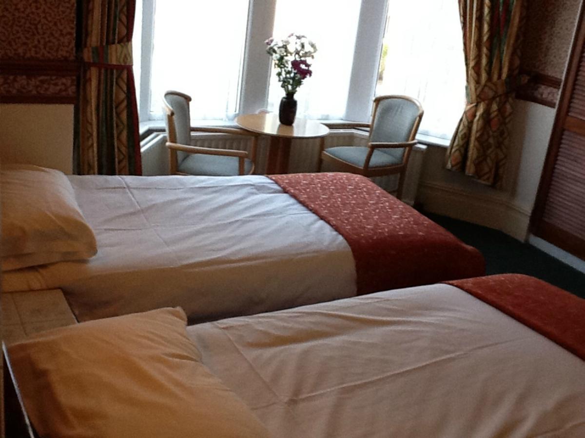 Penrhys Hotel Cardiff Eksteriør billede